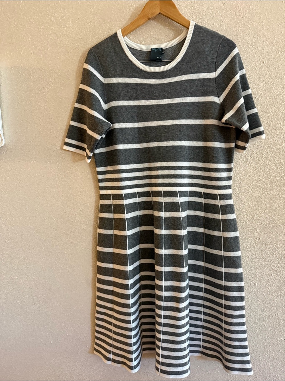 Gabby & Skye womens gray & white stripe knit dress size 1X